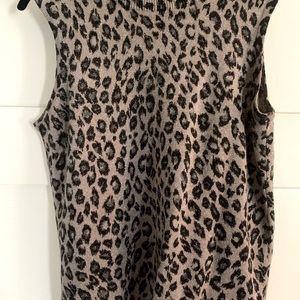 Kathie Lee sleeveless sweater tank leopard print silver threads add a sparkle S